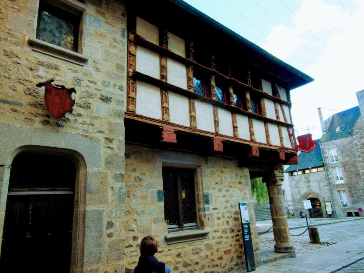 Gate House Lodge Dinan Exteriér fotografie