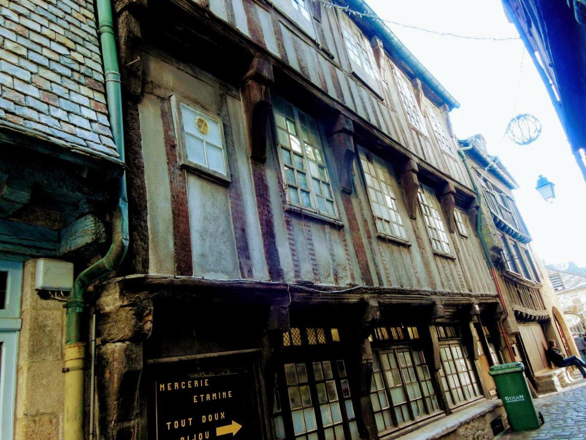 Gate House Lodge Dinan Exteriér fotografie
