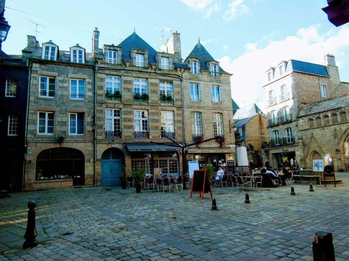 Gate House Lodge Dinan Exteriér fotografie