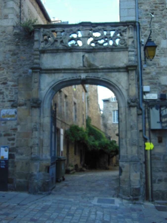 Gate House Lodge Dinan Exteriér fotografie